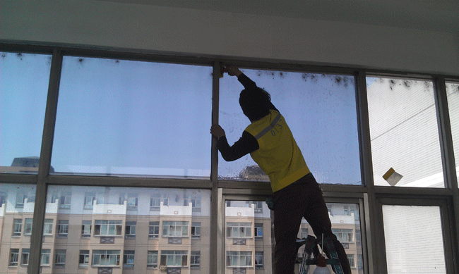 隔熱膜貼膜現(xiàn)場圖