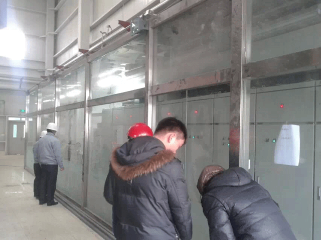 煙臺萬潤化工玻璃防爆膜安裝現場