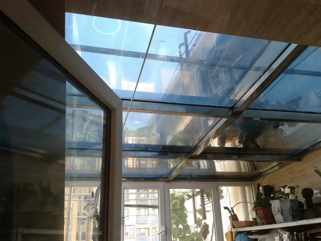 煙臺(tái)芝罘區(qū)小區(qū)隔熱膜施工現(xiàn)場(chǎng)