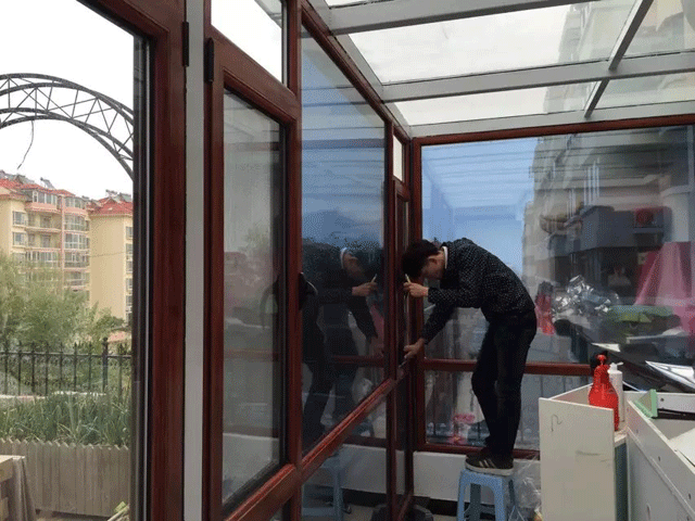 煙臺萊山區黃海城市花園隔熱膜貼膜