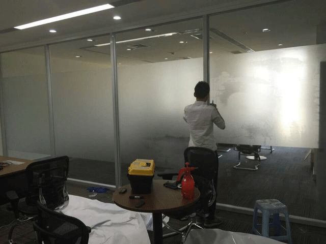 煙臺開發區正海磨砂膜貼膜貼膜現場